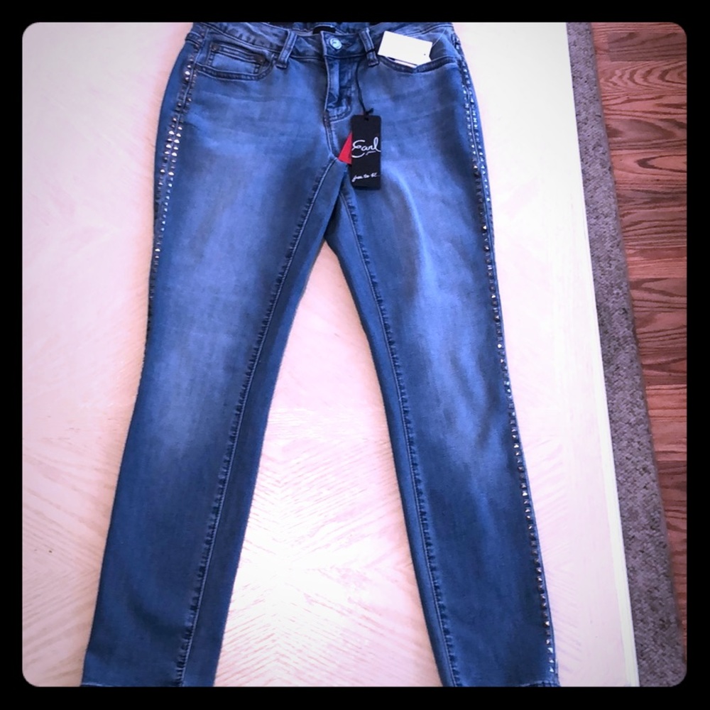 NWT Earl Jeans- Studded Skinny Ankle